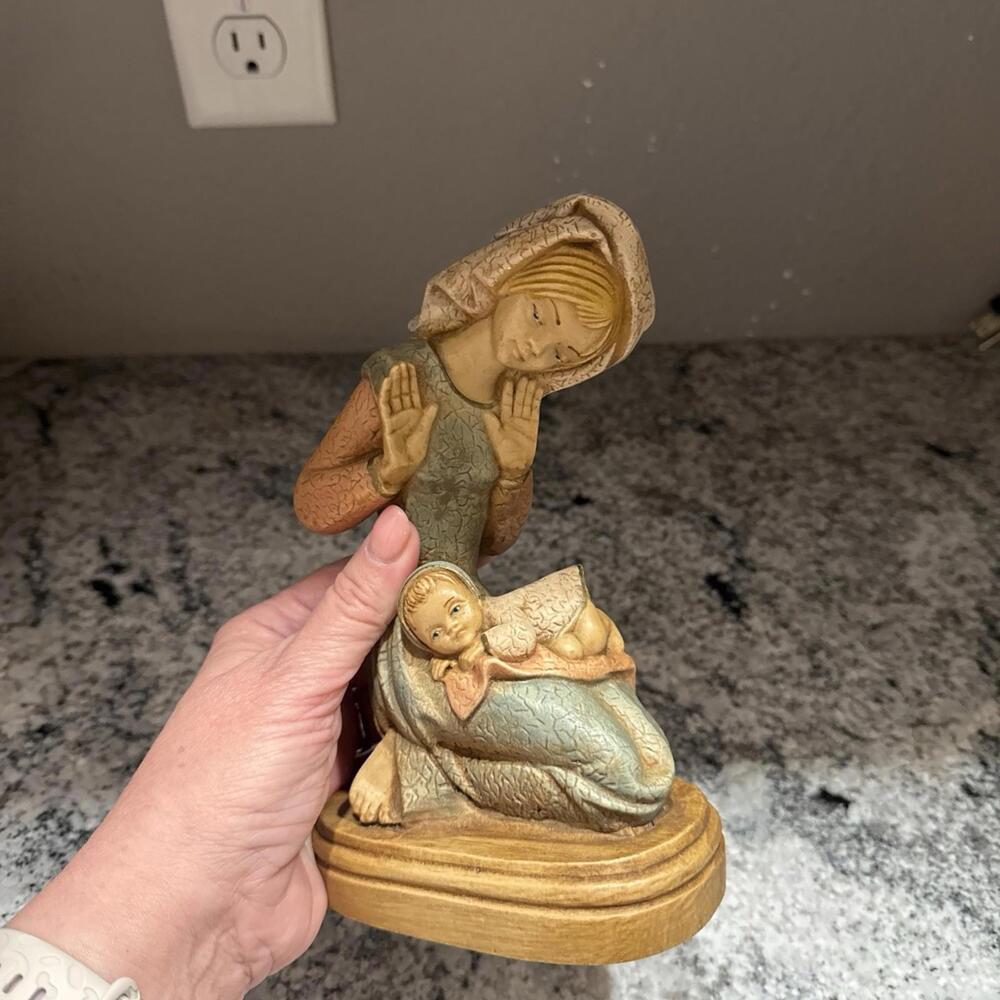 Vintage Mother and Child Resin Figure  Made In Italy